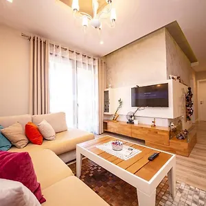 https://luxury-apartment-tirana.hotels-in-tirana.com